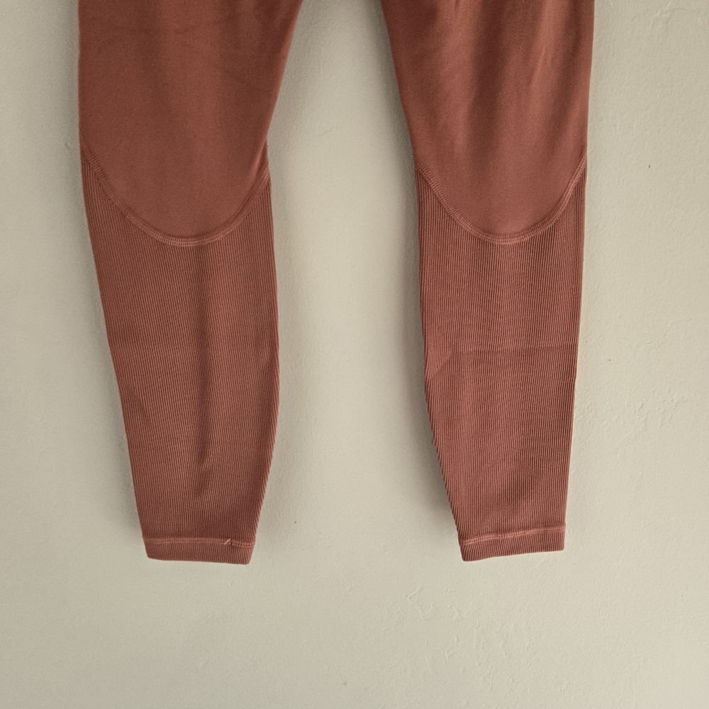 ATHLETA Rise Up Rib 7/8 Tight Legging Fitted Rust XXSP - Picture 4 of 5